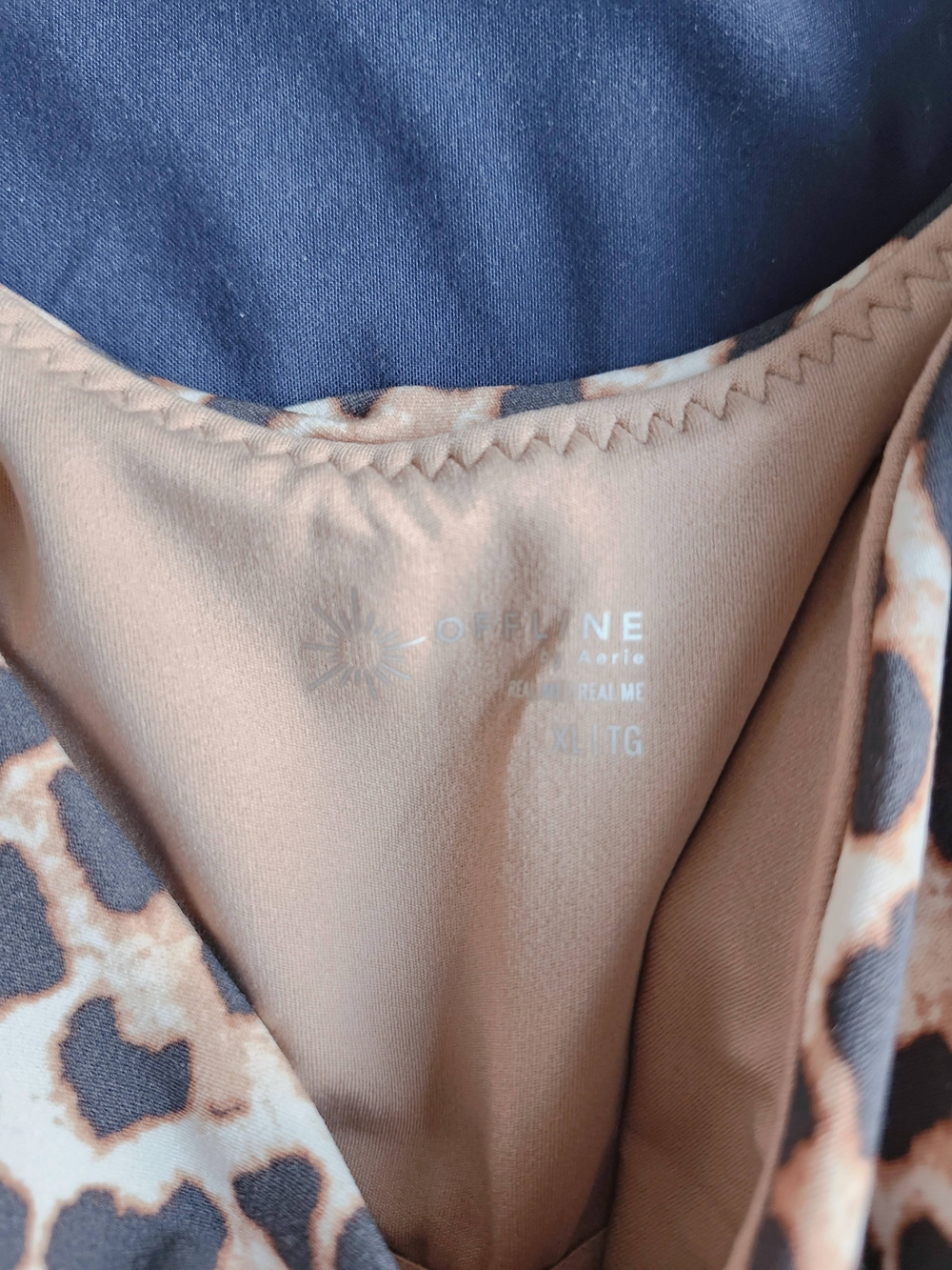 Leopard Print Sports Bra - Picture 9 of 9